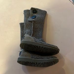 Cute grey sweater UGG boots for girls
